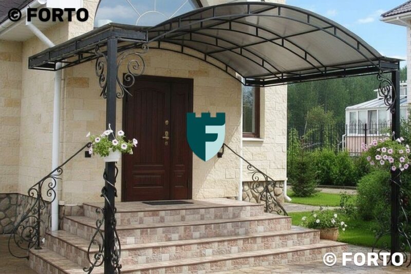 Навес над крыльцом в загородный дом 2х3 м фото