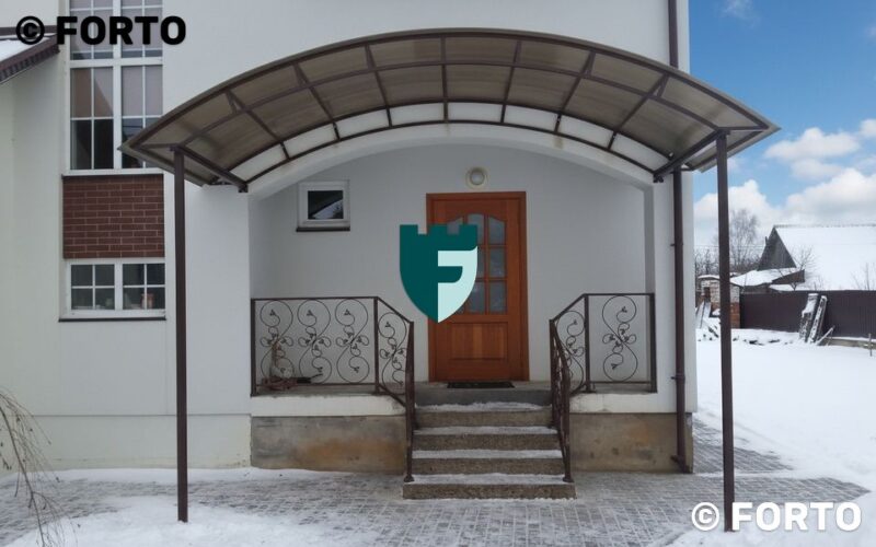 Навес с арочной формой ската к дому 2х4 м фото